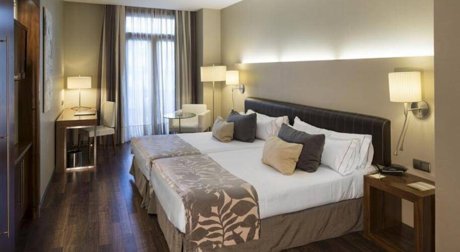 Catalonia Ramblas Hotel — фото 29