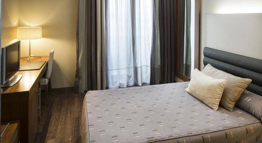 Catalonia Ramblas Hotel — фото 33