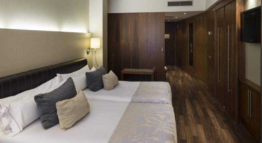 Catalonia Ramblas Hotel — фото 18