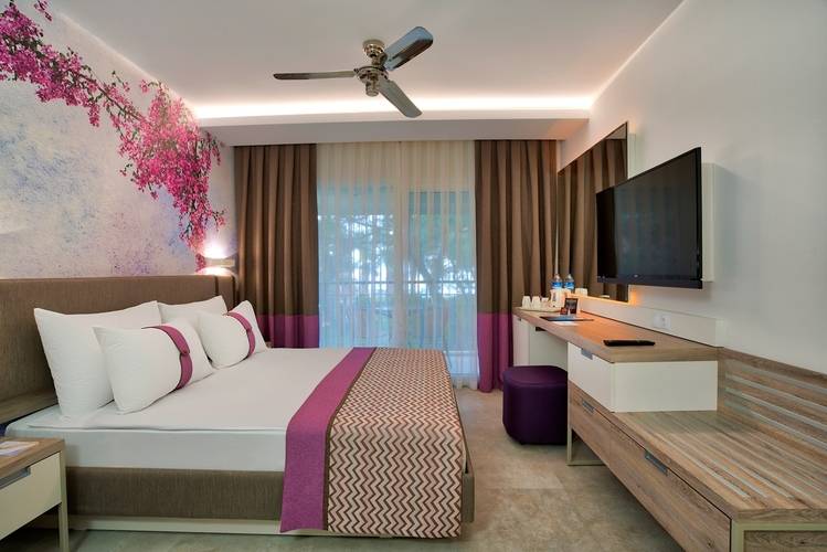 Pirate's Beach Club Hotel