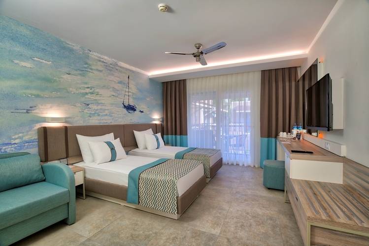 Pirate's Beach Club Hotel