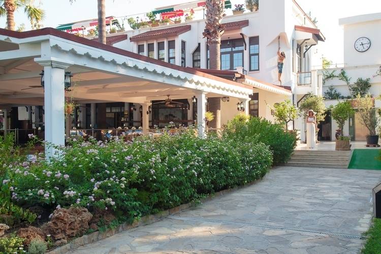 Pirate's Beach Club Hotel