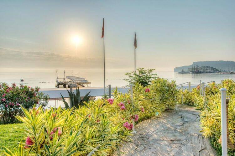 Golden Lotus Hotel