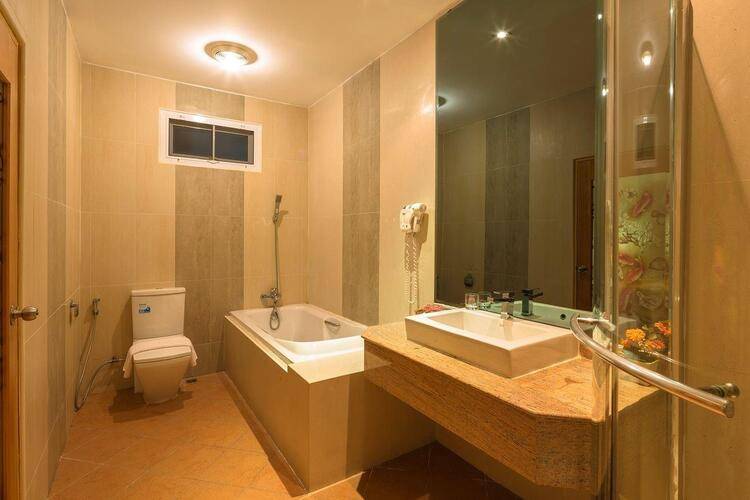 Azure Phuket Hotel (Ex. Sunshine Patong)
