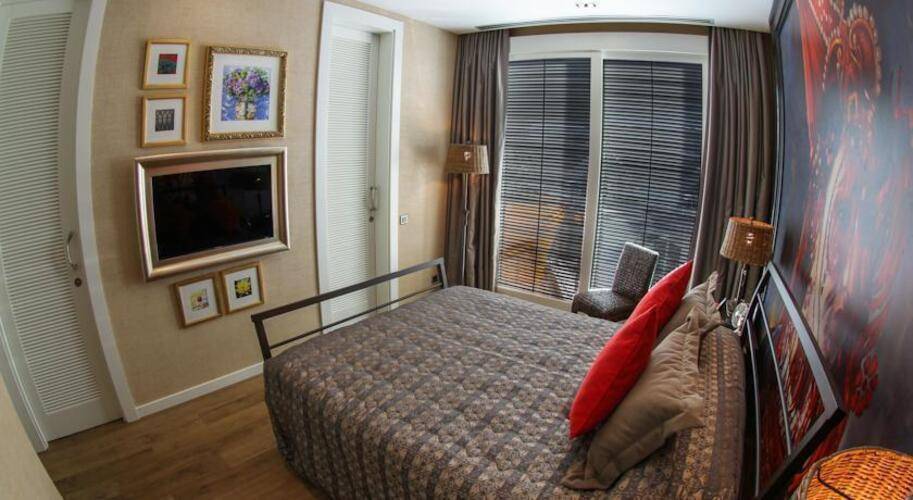 Elegance Hotel
