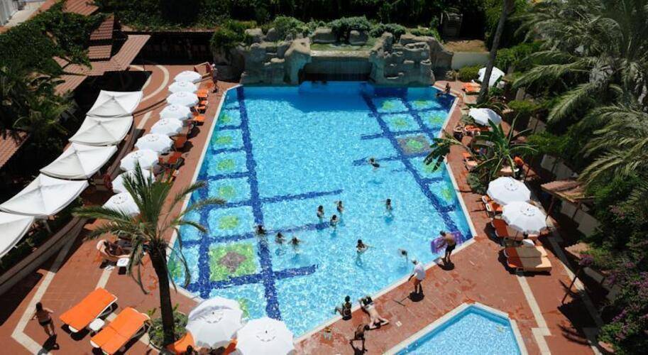 Elegance Hotel