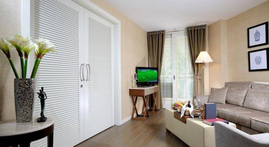 Elegance Hotel