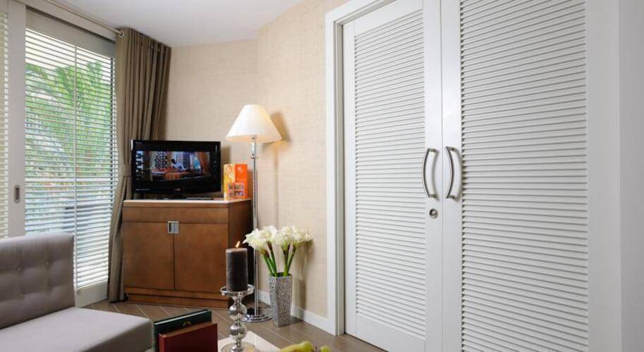 Elegance Hotel