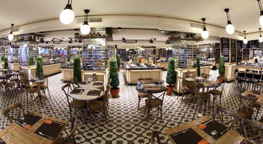 Elegance Hotel
