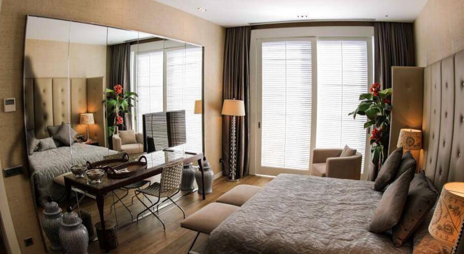 Elegance Hotel