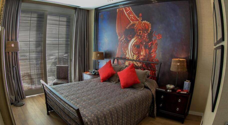Elegance Hotel