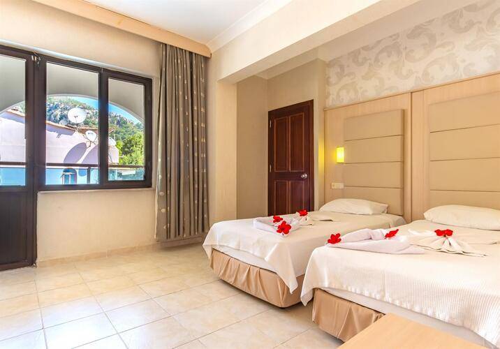 Ozcan Beach Hotel