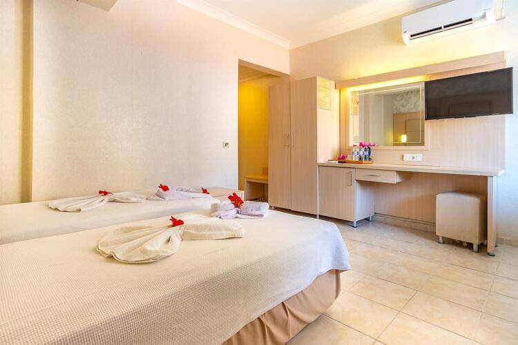 Ozcan Beach Hotel