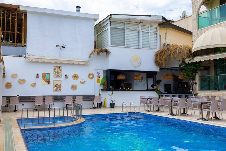 Ozcan Beach Hotel