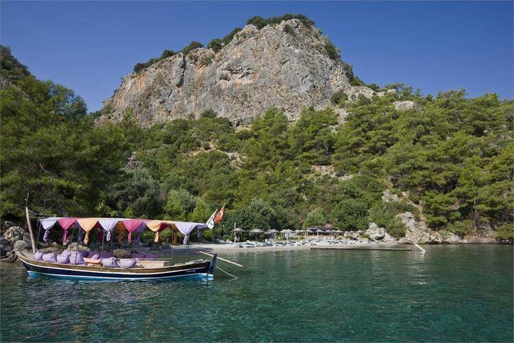 Hillside Beach Club