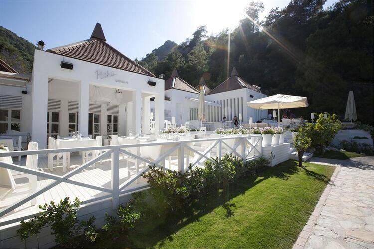 Hillside Beach Club