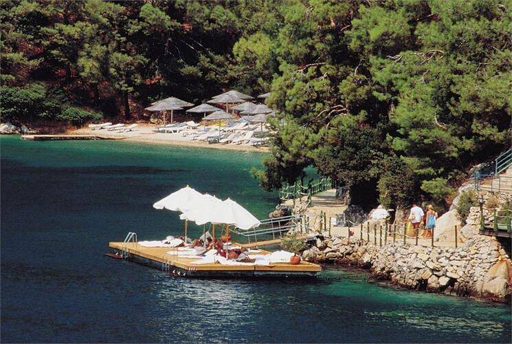 Hillside Beach Club