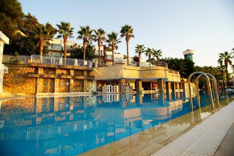 Blue Dreams Resort & Spa