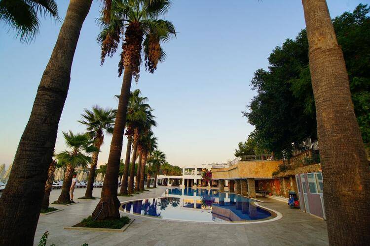 Blue Dreams Resort & Spa