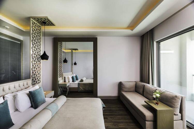 Blue Dreams Resort & Spa