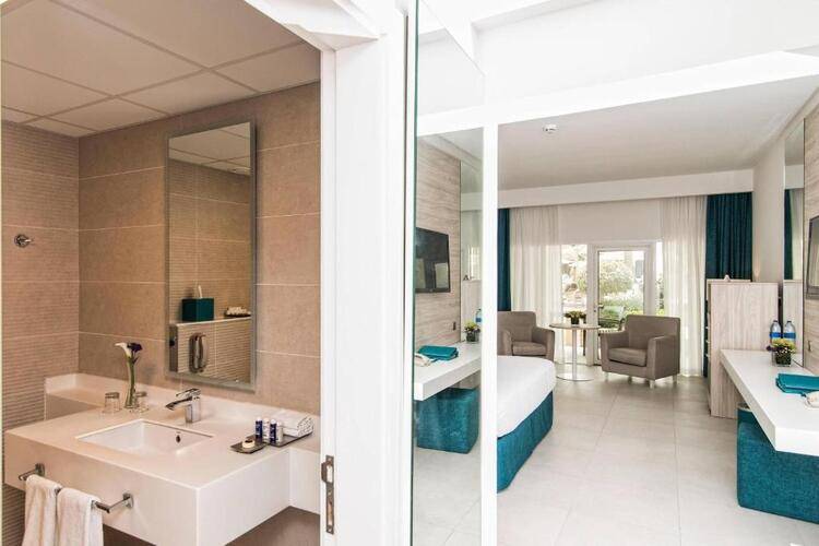 Habtoor Grand Resort & Spa Autograph Collection (Ex.Habtoor Grand Beach Resort & Spa)