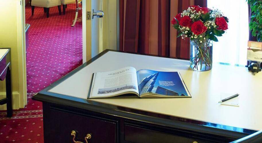 Radisson Blu Dubai Deira Creek