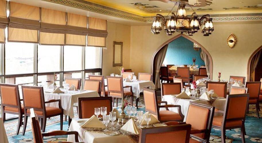 Radisson Blu Dubai Deira Creek
