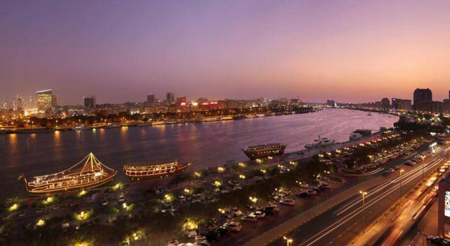 Radisson Blu Dubai Deira Creek