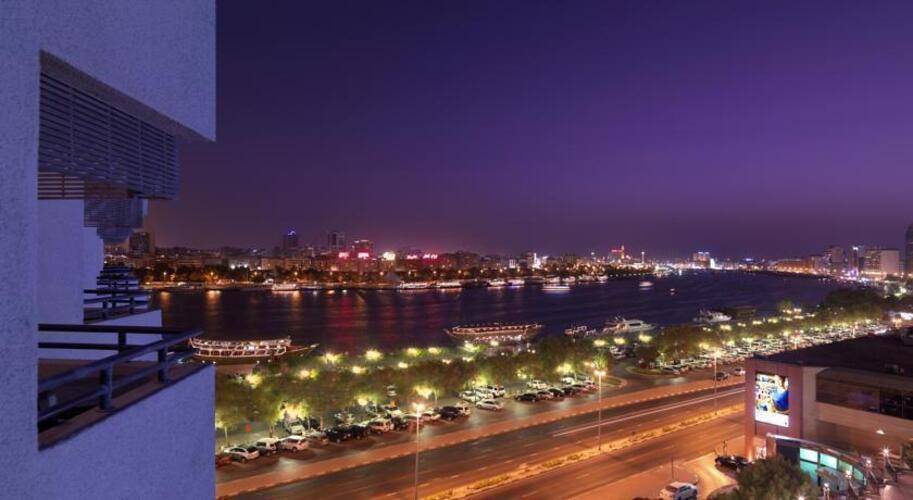 Radisson Blu Dubai Deira Creek