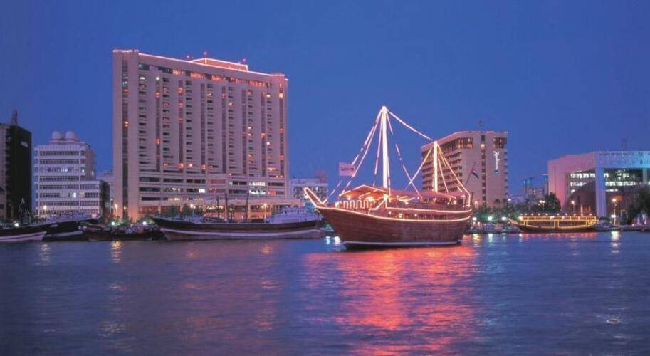 Radisson Blu Dubai Deira Creek