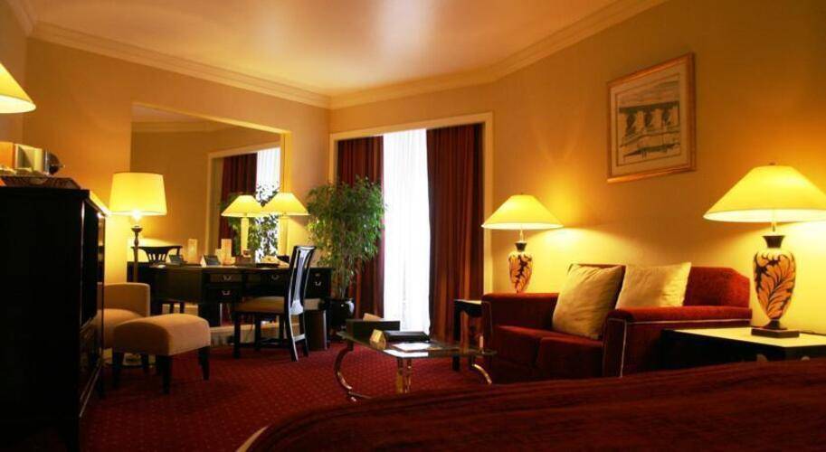 Radisson Blu Dubai Deira Creek