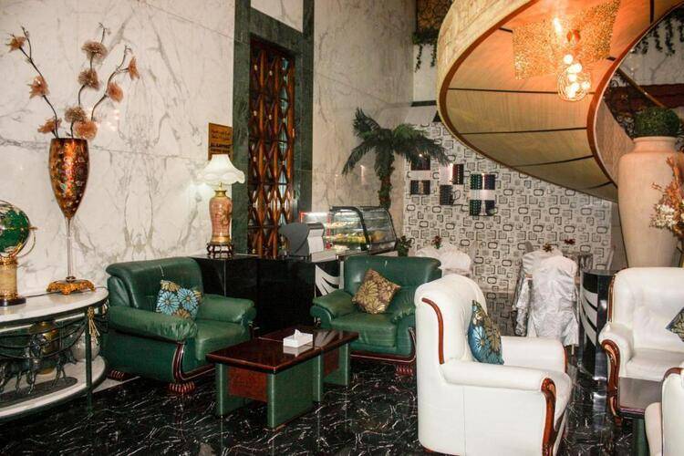 Knight Armour Hotel (Ex Grand Mayfair Hotel)