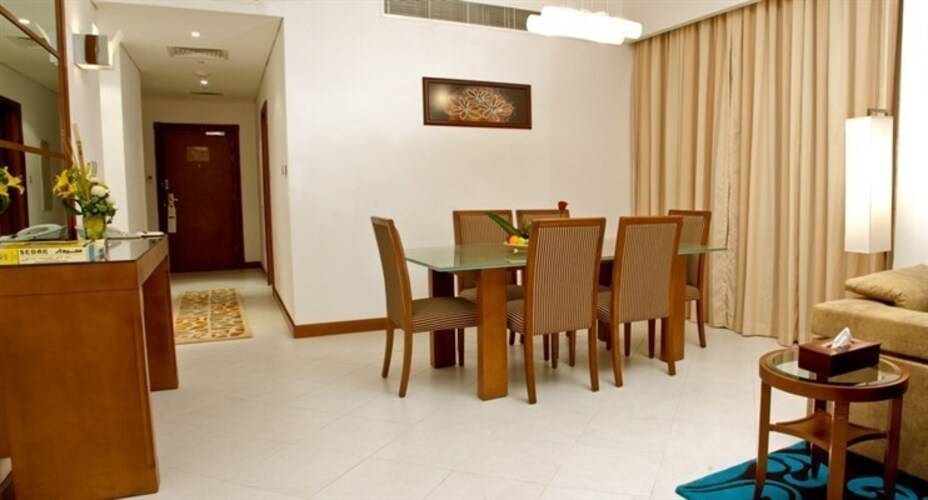 Flora Creek Hotel Apartment