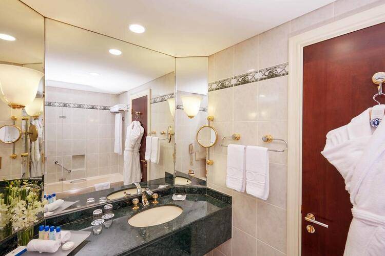 Movenpick Grand Al Bustan Dubai (Ex.Roda Al Bustan Dubai Airport)