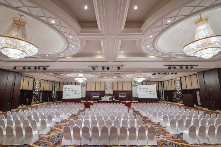 Movenpick Grand Al Bustan Dubai (Ex.Roda Al Bustan Dubai Airport)