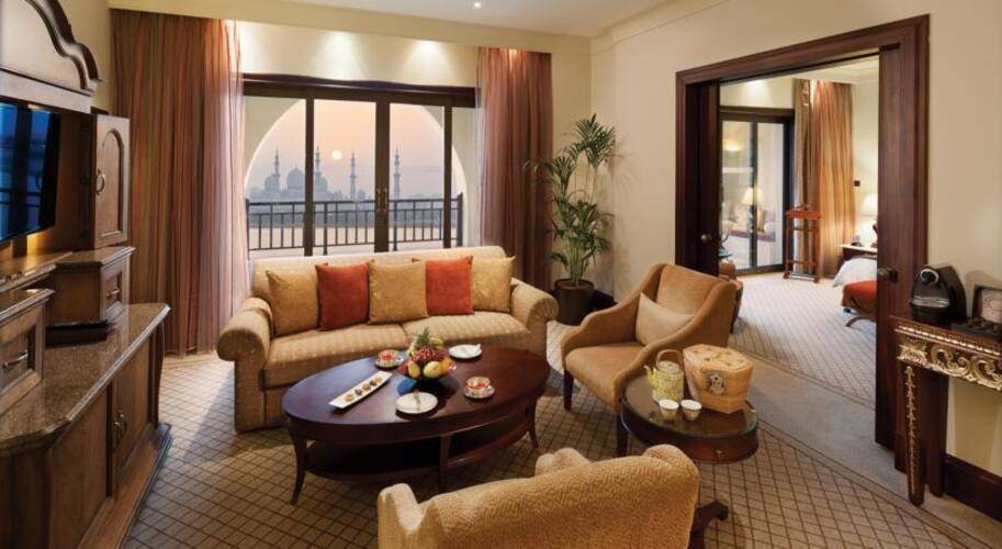 Shangri La Hotel Qaryat Al Beri