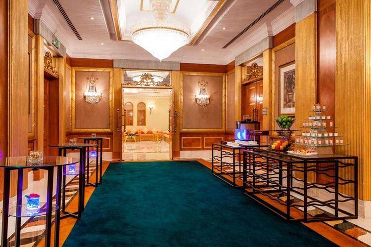Corniche Hotel Sharjah (Ex. Hilton Sharjah, Ex. Al Buhairah)