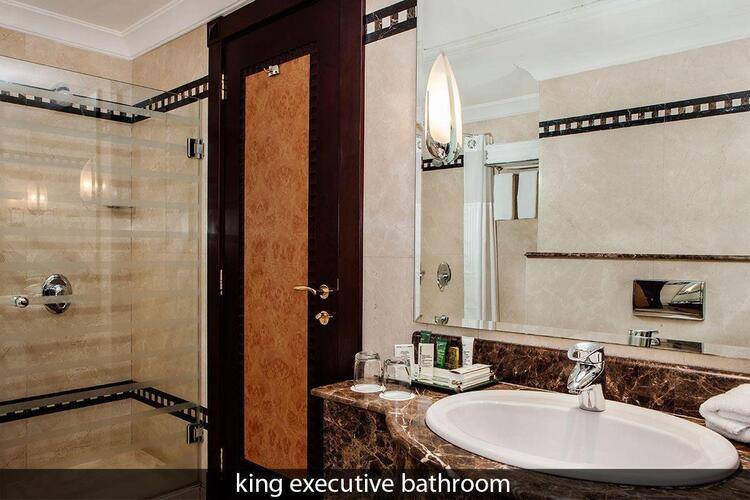 Corniche Hotel Sharjah (Ex. Hilton Sharjah, Ex. Al Buhairah)