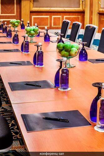 Corniche Hotel Sharjah (Ex. Hilton Sharjah, Ex. Al Buhairah)