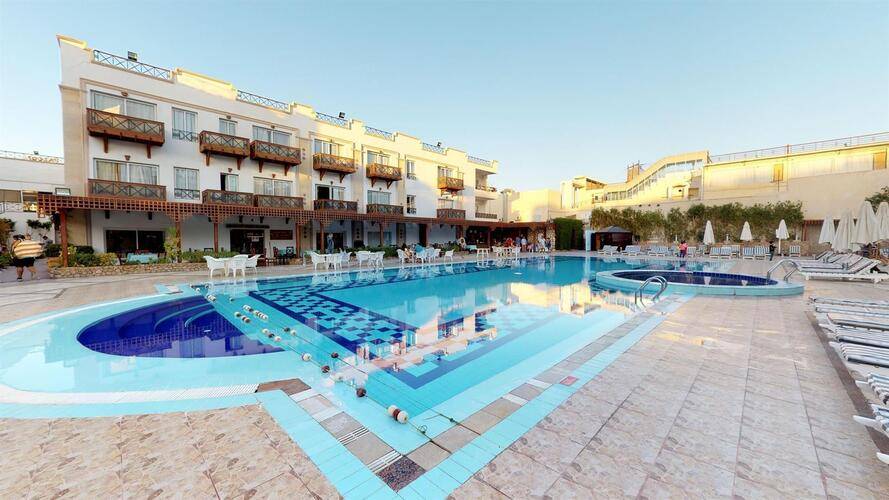 Falcon Naama Star