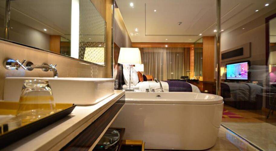 Renaissance Bangkok Ratchaprasong Hotel