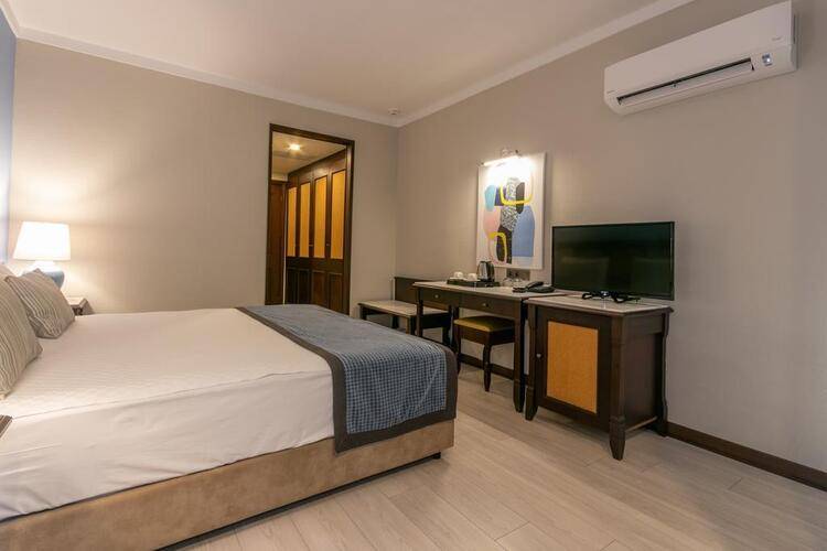Lara Park Hotel