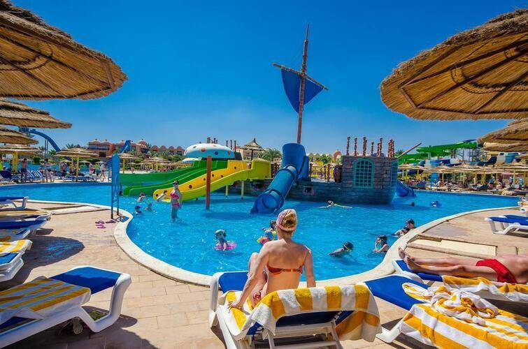 Titanic Palace & Aqua Park Beach Resort