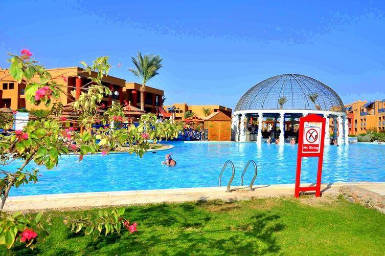 Titanic Palace & Aqua Park Beach Resort