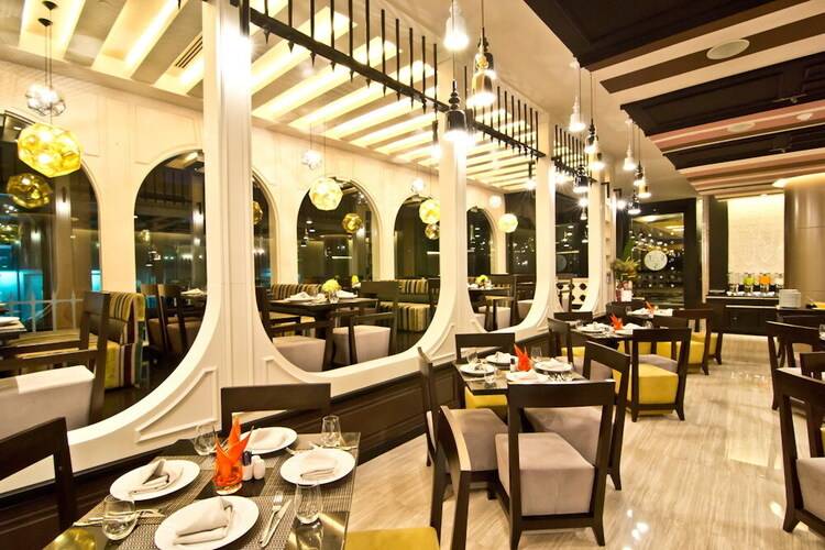 Tsix 5 Hotel