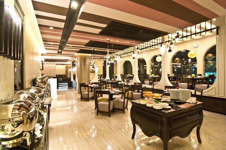 Tsix 5 Hotel