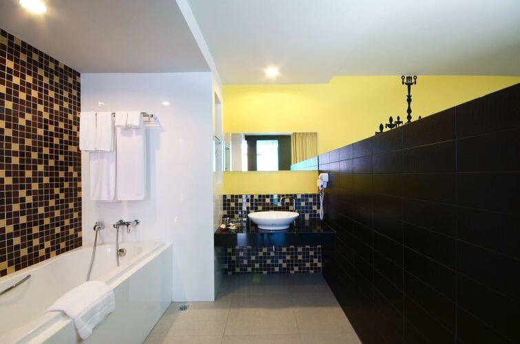 Tsix 5 Hotel