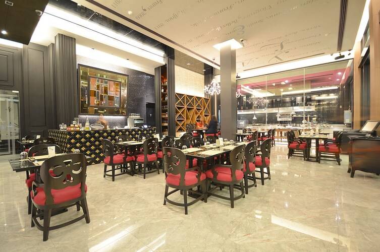 Tsix 5 Hotel