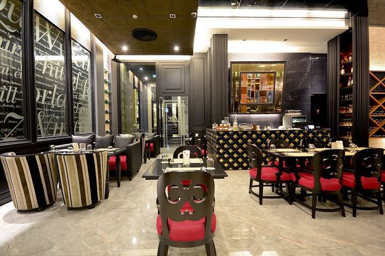 Tsix 5 Hotel
