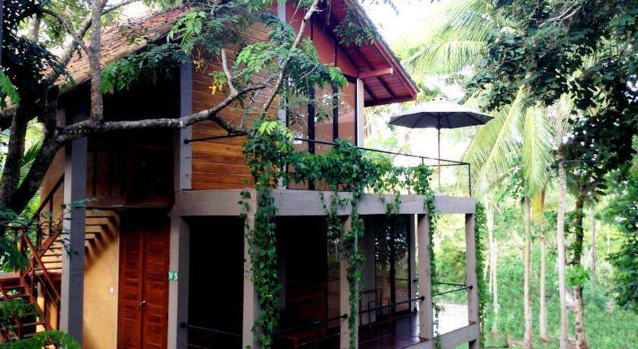 Palm Paradise Cabanas